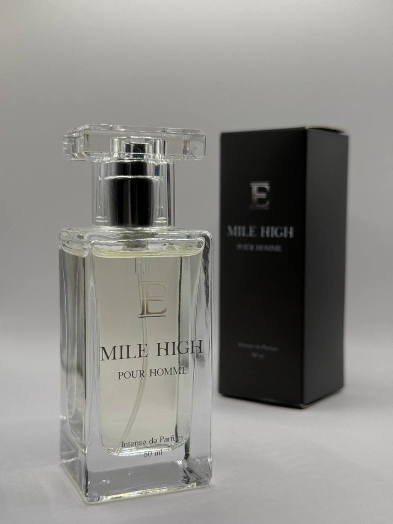 Mile High Parfum – luxuriöser Herrenduft mit Pheromonen, edler Flakon mit schwarzer Verpackung, aufgenommen auf weißem Hintergrund